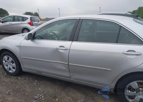 2009 Toyota Camry Le z USA, uszkodzony, nr VIN 4T1BE46K99U264183